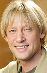 Дмитрий Харатьян